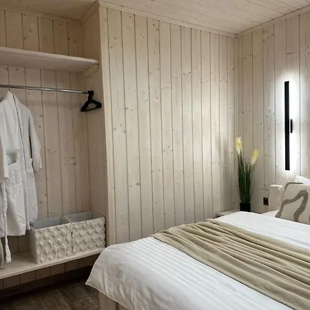 будинок для відпочинку з чаном джакузі Tysha Apartament